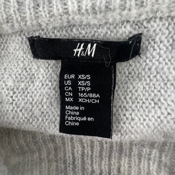 H&M Heather Gray Oversized Boxy Alpaca Wool Crew Neck Sweater Size XS/S Women’s - Picture 2 of 5